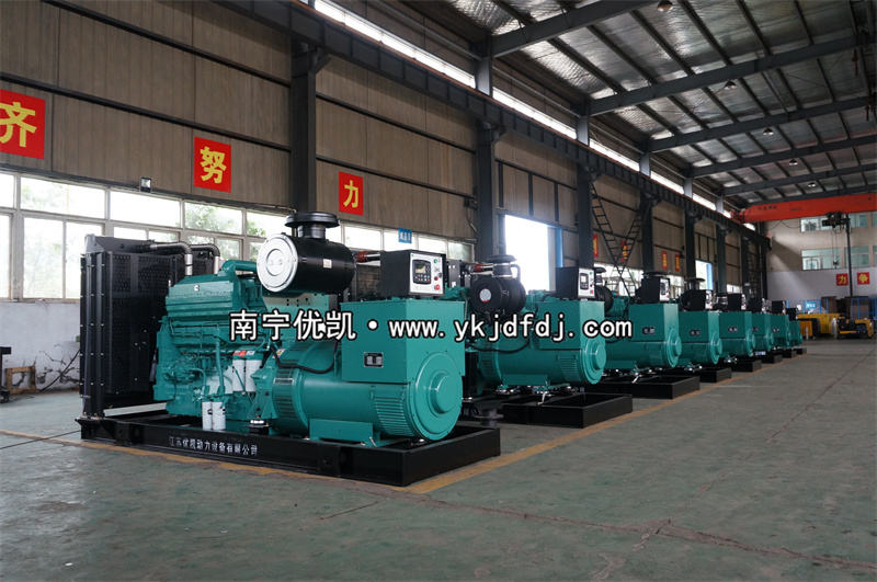 2022年12月2日，300KW康明斯柴油發(fā)電機組發(fā)貨浙江