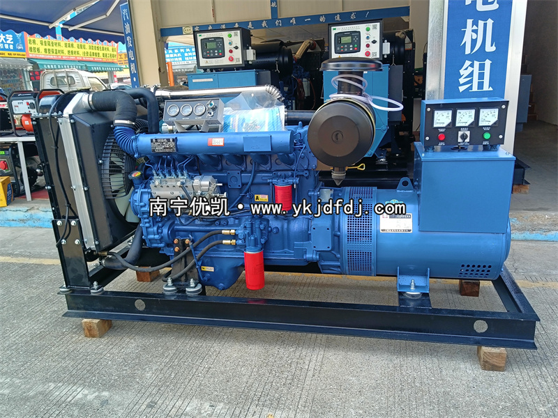 2024年12月30日，河池項(xiàng)目100kw柴油發(fā)電機(jī)組裝車發(fā)貨